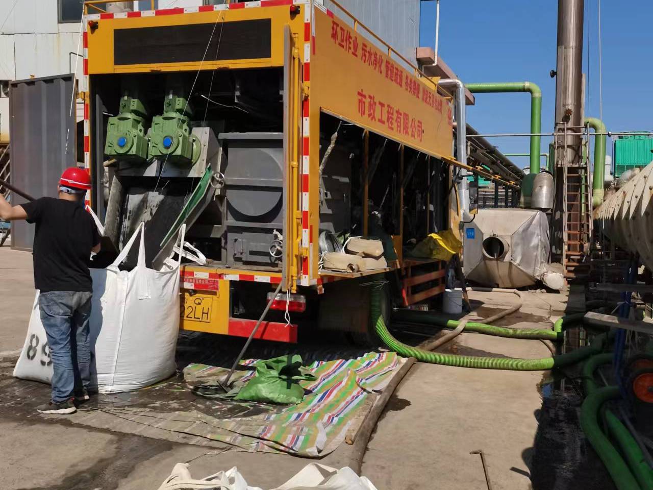 长倘口镇淤泥压干处理